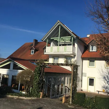 Lindenwirt بيت ريفي 2*